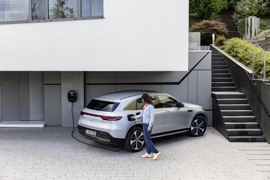  Mercedes-Benz EQC400 4Matic (N293) 2019 года  (WW) (фото 28 из 202)